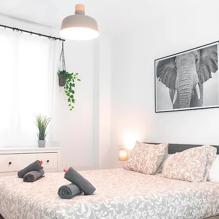 Apt Old Town 3 Bedrooms, 2 Bathrooms, Wifi Apartman *